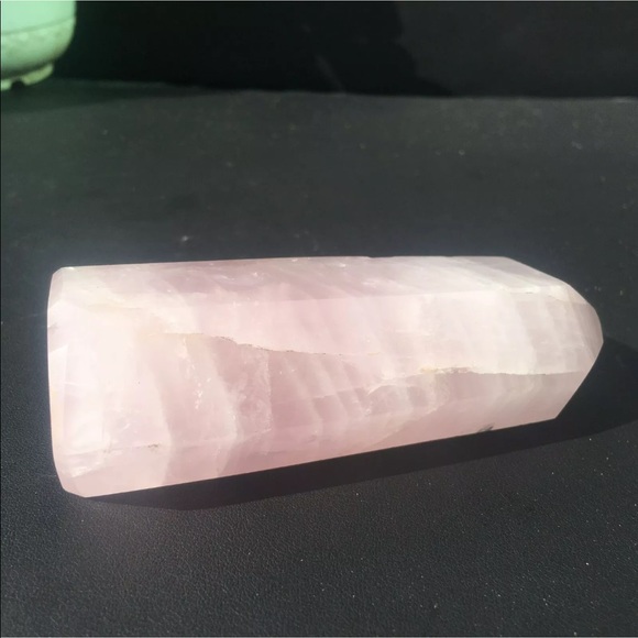 252g Natural rose quartz crystal point - Picture 5 of 6